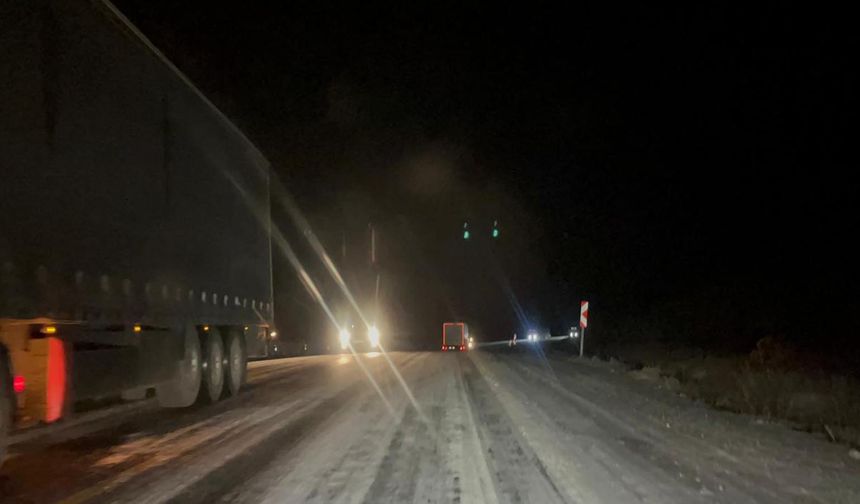 Ardahan’da Kar ve Buzlanma Ulaşımı Aksattı
