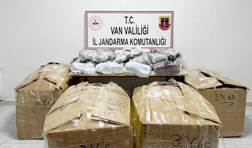 Başkale’de 1 milyon 235 bin liralık kaçak eşya ele geçirildi
