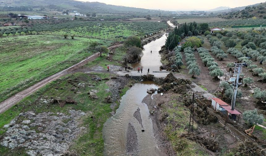 Foça’da sel felaketi