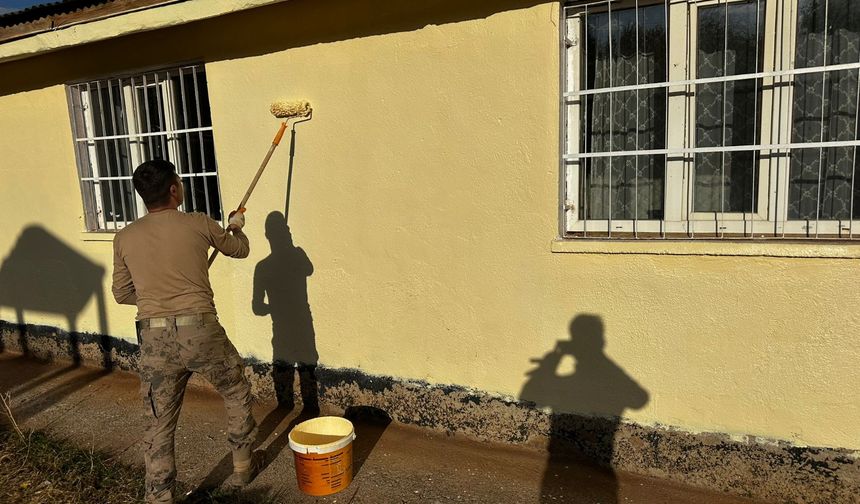Jandarmadan köy okuluna bakım