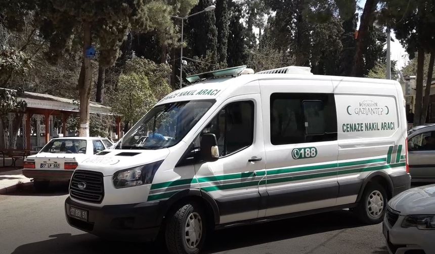 Parkta uyardığı kişi tarafından dövüldü!