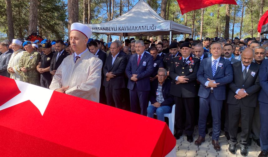Trafik kazasında şehit olan astsubay, son yolculuğuna uğurlandı!