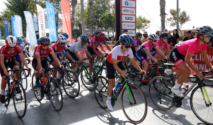 Türkiye Kupası Puanlı Yol Yarışları'nın son etabı Alanya'da düzenlendi!