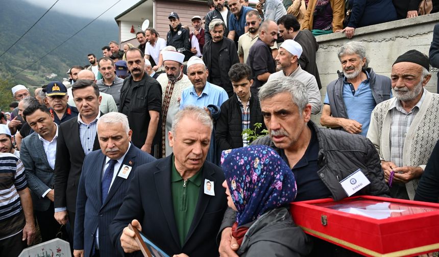 Uçuruma düşen polis memuru toprağa verildi