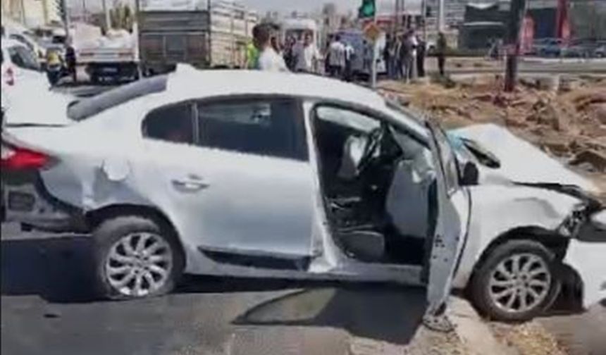 Zincirleme kazada 12 kişi yaralandı!