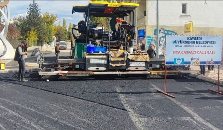 Pınarbaşı ilçesinde asfalt  çalışması