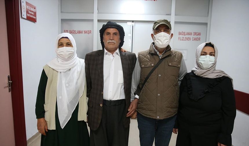 Çapraz böbrek nakli ile eşlerini hayata bağladılar