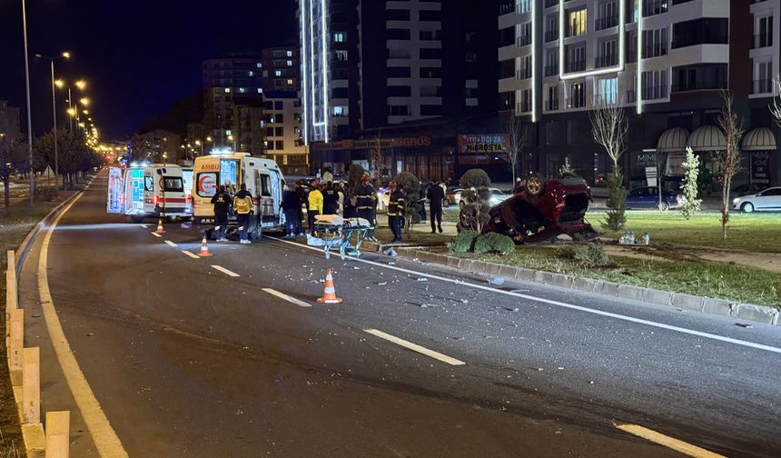 Nevşehir'de kavşakta iki otomobil çarpıştı