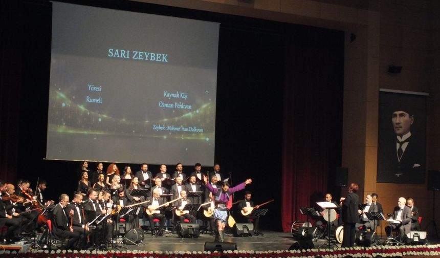 Sivas’ta Atatürk’ü Anma Konseri: Sevdiği Şarkılarla Anıldı