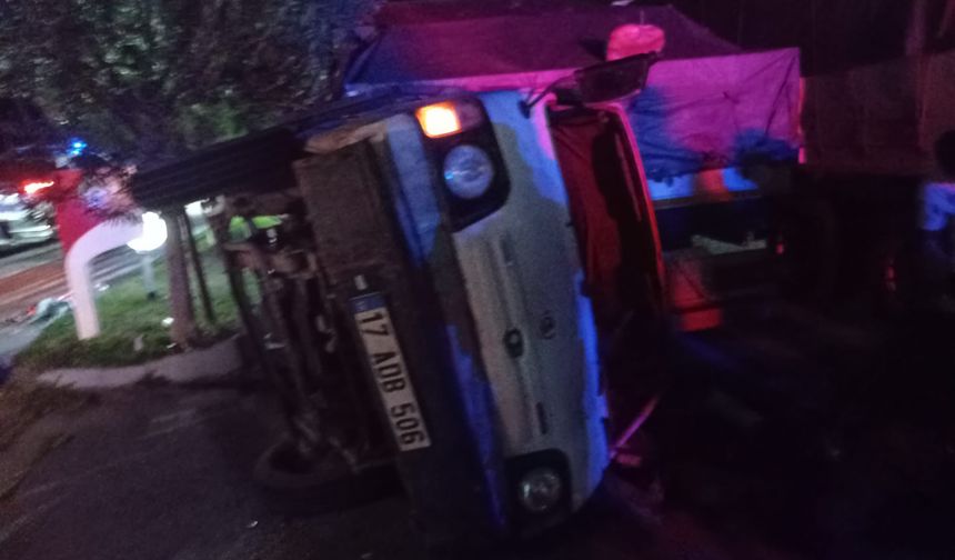 Balıkesir'de kamyon ile kamyonet çarpıştı