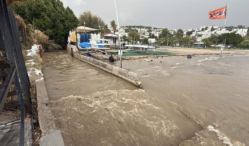 Bodrum'da sağanak yağış