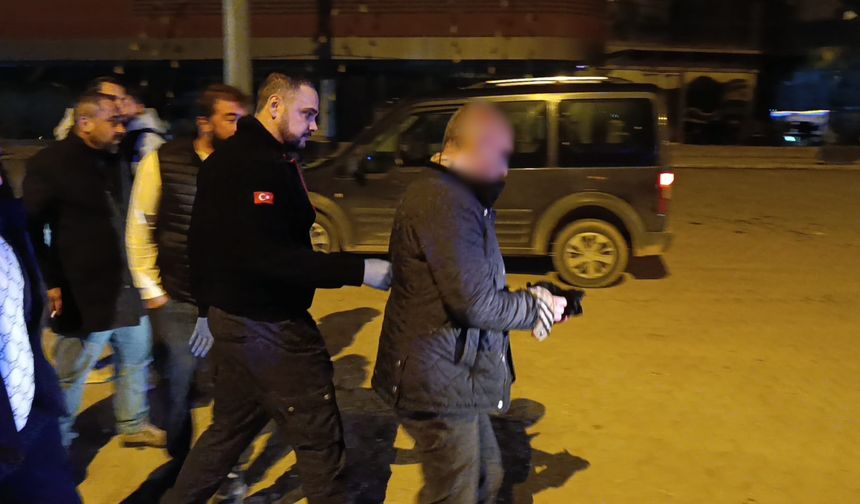 Bursa'da otomobil TIR'a arkadan çarptı