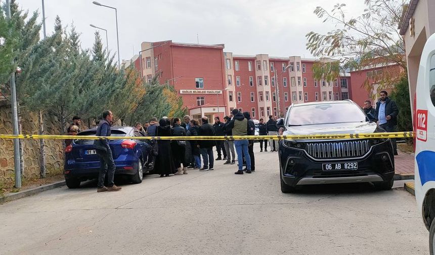 Kadın memuru rehin aldı!