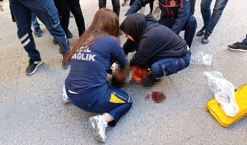 Okul önünde otomobil çarptı!