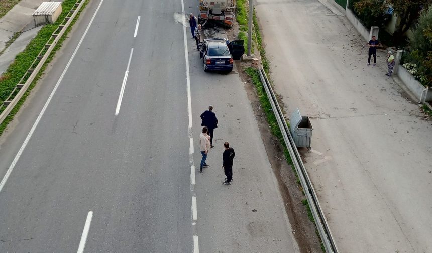 Otomobil, güvenlik şeridinde duran tankere çarptı