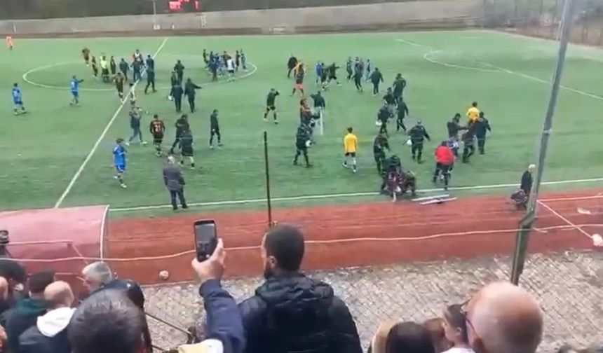 Artvin'de amatör maçta kavga çıktı
