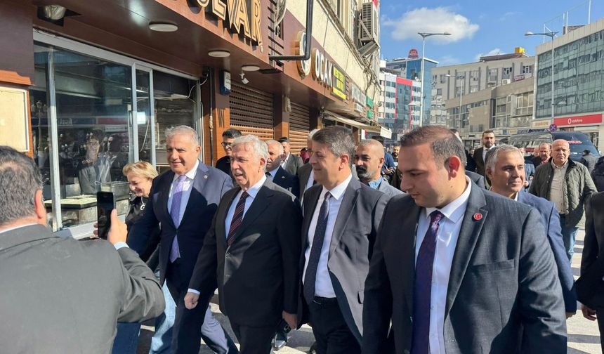 Mansur Yavaş Kilis Mitingi Öncesi Gaziantep’te Coşkuyla Karşılandı!