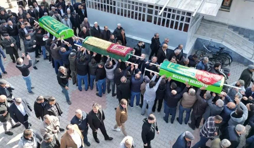 Gıda zehirlenmesi şüphesiyle ölen 3 kişi toprağa verildi!