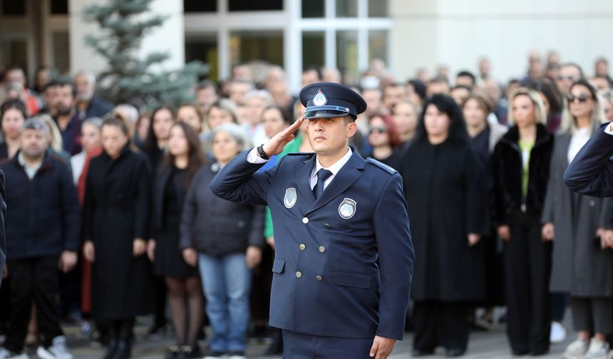 Yenimahalle’de Atatürk Saygıyla Anıldı