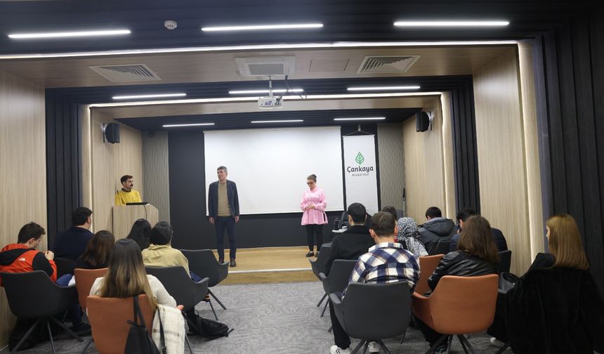 Çankaya’da 3 Aralık Etkinliğinde Gençlerin Yetenek Şöleni Sahne Aldı