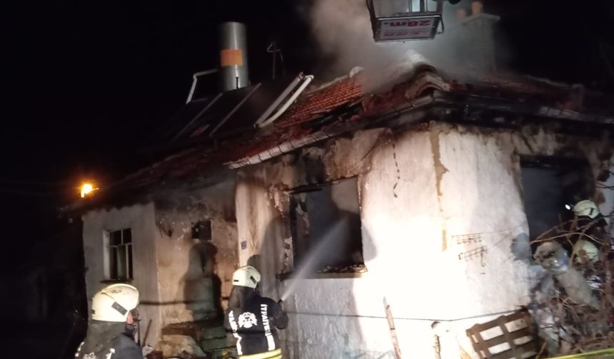 Akşehir’de Ev Yangını: 1 Kişi Hayatını Kaybetti