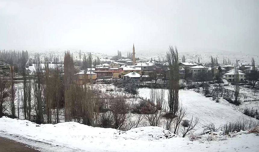 Gemerek'te kar yağışı!