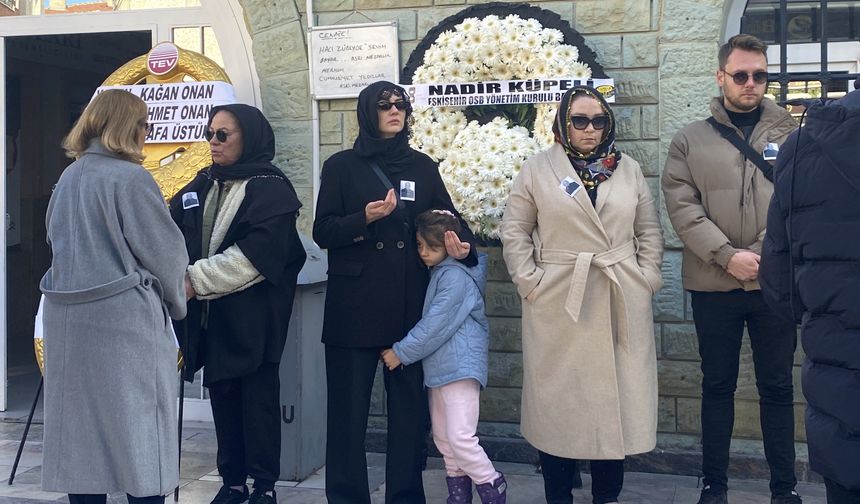 Oyuncu Burcu Özberk'in acı günü!