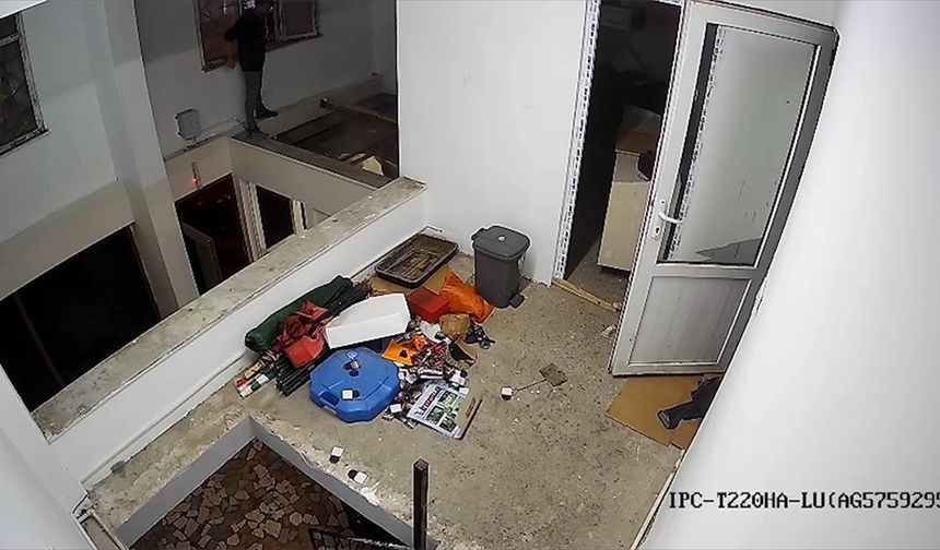 Ünye’de Asma Kat Çöktü