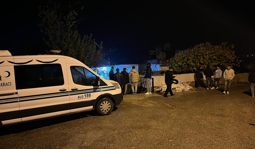 Besni’de aile faciası: Eşini ve bacanağını vurup kaçtı