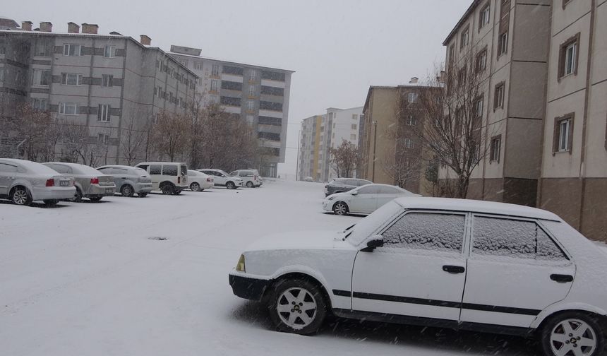 Bitlis'te kar yağışı!