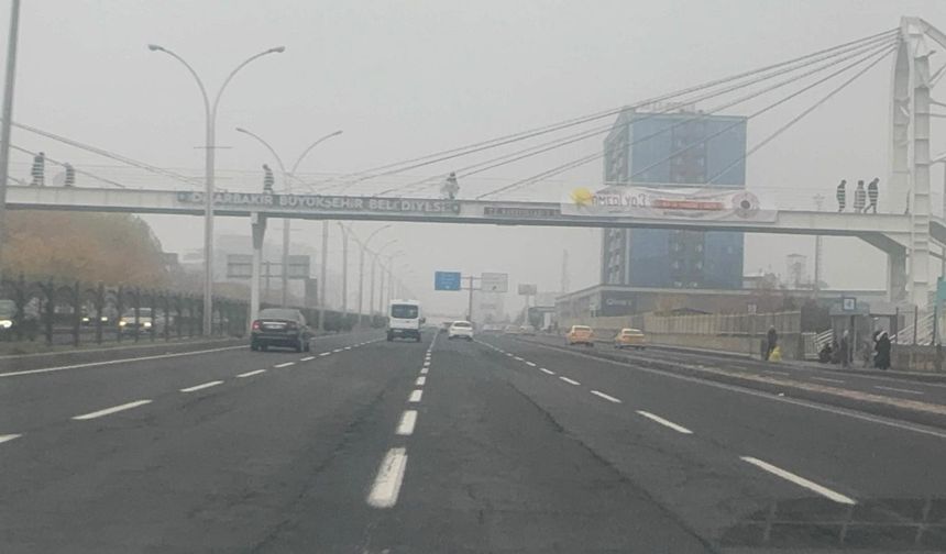 Diyarbakır’da yoğun sis alarmı: trafikte zor anlar yaşandı