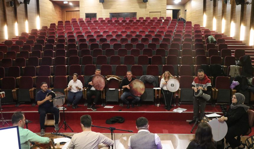 Doktor, hastane stresini ritim grubuyla atıyor