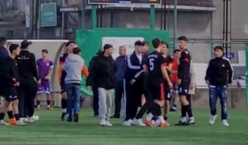 Futbol Maçında Öğretmene Saldırı: 2 Gözaltı