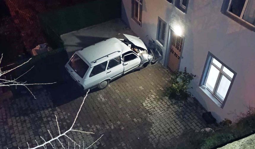 Hisarcık’ta Feci Kaza: 1 Ölü, 1 Ağır Yaralı