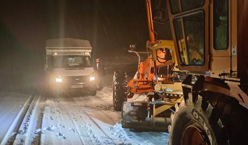 Muş’ta mahsur kalan 13 kişi kurtarıldı