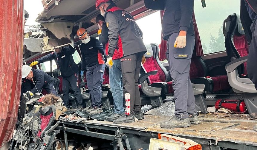 Osmaniye'de feci kaza; 6 ölü, 11 yaralı