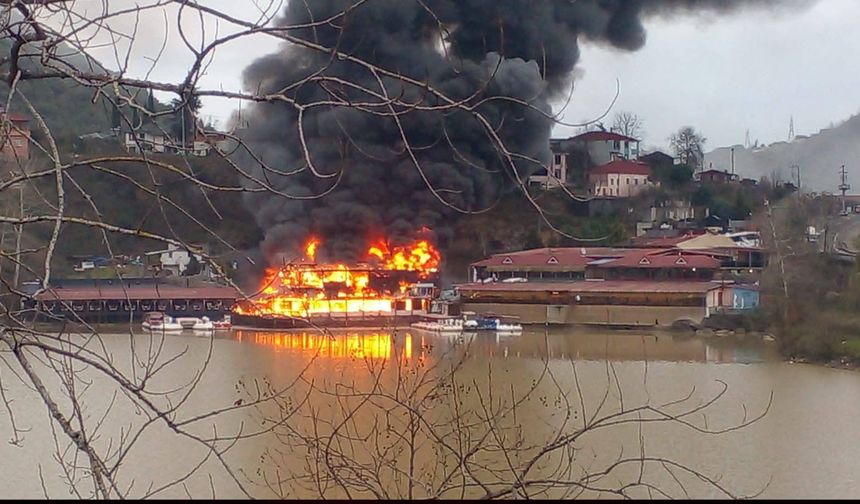 Sera Gölü'nde turistik tesis yandı