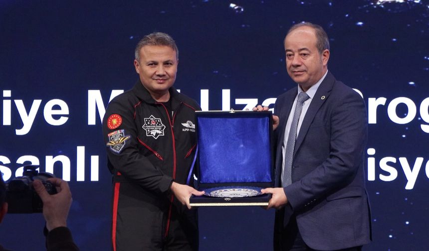 Uzaya Giden İlk Türk Astronot Alper Gezeravcı, YTÜ'ye Gitti