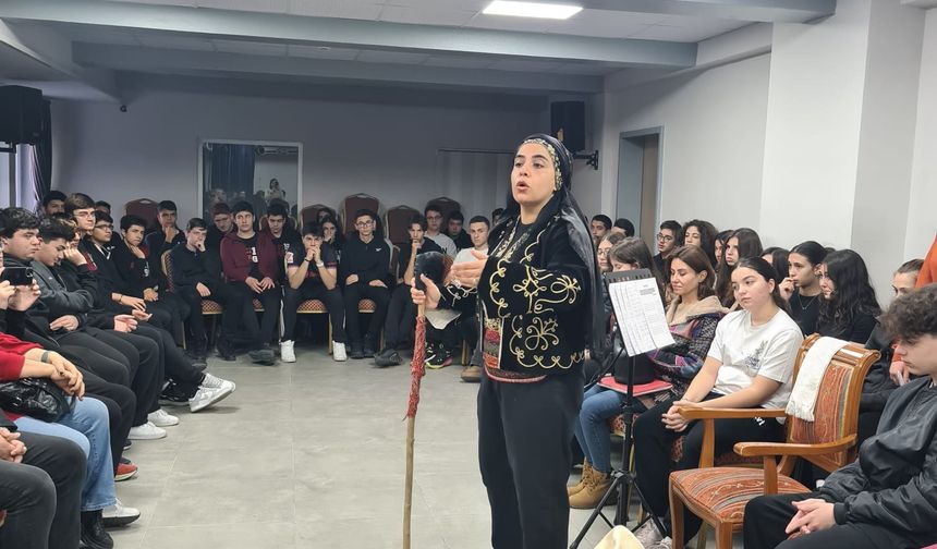 Çankaya Hacı Ömer Tarman Anadolu Lisesi’nde Meddahlık Geleneği Sahneye Taşındı