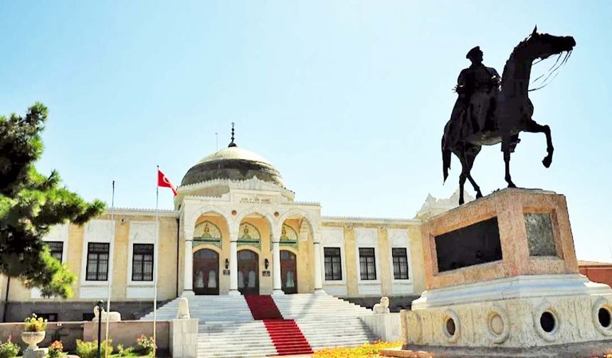 Bir Ulusun Hafızası Taşa Kazındı: “Etnografya Müzesi”