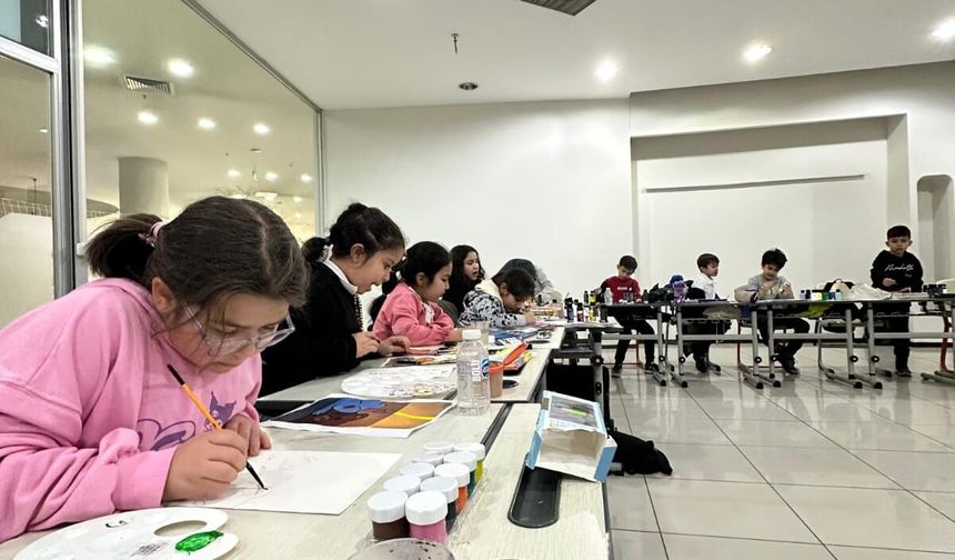 Pursaklar’da Minik Eller Sanatla Buluşuyor