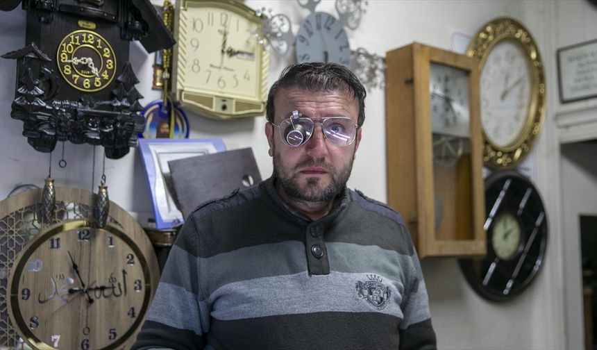 Depremlerde kaybettiği ailesinin mesleğine devam ediyor