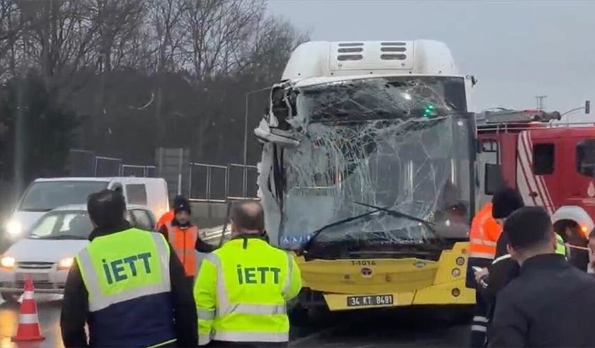 Eski Edirne Asfaltı’nda Zincirleme Kaza: 3 İETT Otobüsü Çarpıştı