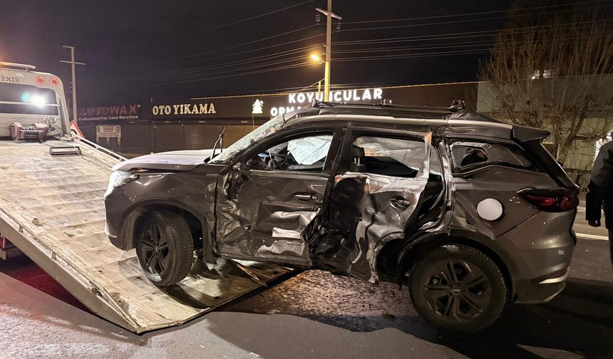 Afyonkarahisar'da feci kaza; 1 ölü, 5 yaralı