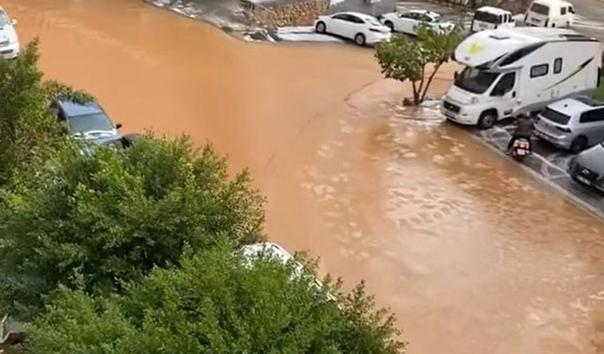 Alanya'da sağanak vağış devam ediyor!