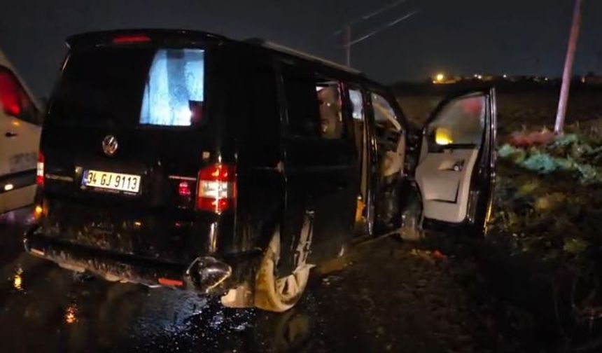 Arnavutköy’de İETT Otobüsü Kaza Yaptı: 2 Yaralı