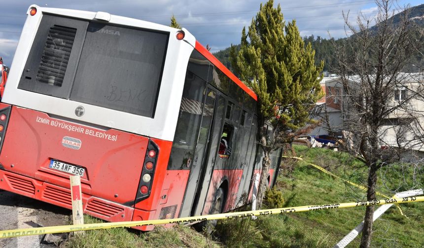 Belediye otobüsü ile minibüs çarpıştı!