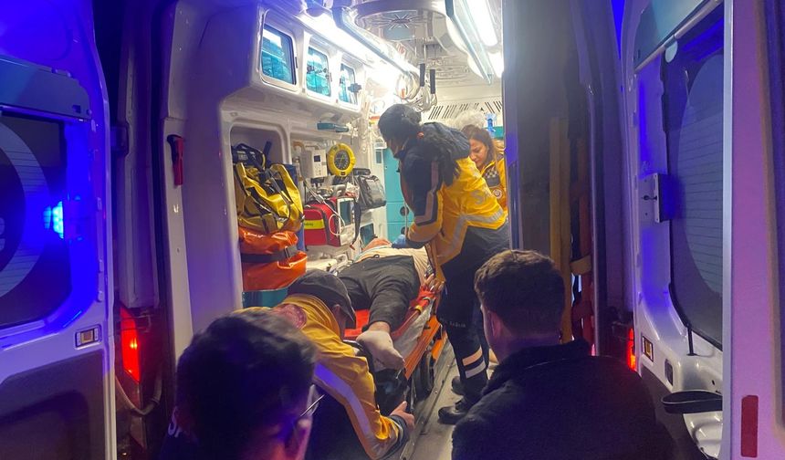 Ceyhan’da Hurdaya Dönen Araçtan Şans Eseri Kurtuldular