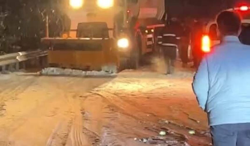 İnegöl’de kar yolu kapattı: Oylat yolunda 20 araç mahsur
