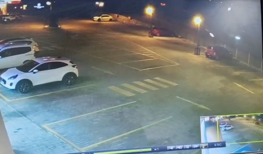 Kaldırıma çarpıp takla attı!